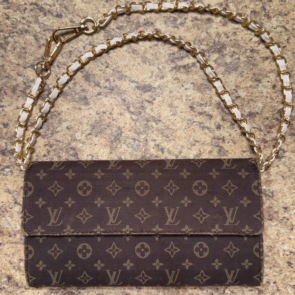 Louis Vuitton Monogram Clutch with Gold Chain